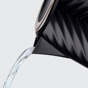 Електрическа кана RUSSELL HOBBS 26380-70, 2400 W, 1.7 л, Бързо завиране, 3D Дизайн, Чучур без подливане, Черен