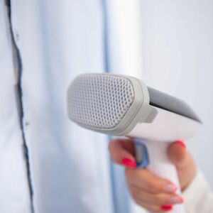 Уред за гладене с пара FIRST AUSTRIA FA-5647-2, 1400W, 320 мл, 2 нива до 25 г/мин, Сухо гладене, Бял/син