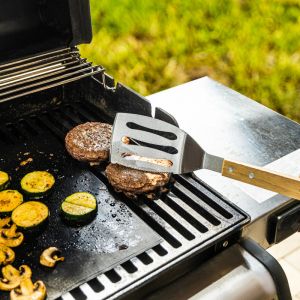 Комплект 3 бр прибори за барбекю Kinghoff KH 1918, Шпатула, Щипка, Влица, Дървени дръжки, Примки за окачване, Инокс/кафяв