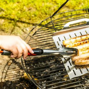 Комплект 3бр прибори за барбекю Klausberg KB 7899, Щипка, Вилица, Шпатула, Отвор за окачване, Неръждаема стомана, Черен/Червен