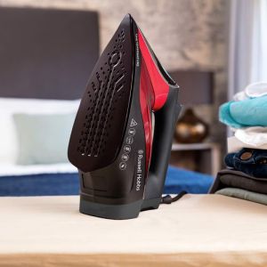 Ютия Russell Hobbs One Temperature 25090-56, 2600 W, Керамична плоча, Една оптимална температура, Самопочистване, 0.35 l, Червен/черен