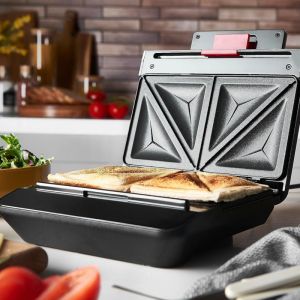 Сандвич тостер Russell Hobbs Creations 26800-56, 750W, 4 филии, Незалепващи плочи, Бързо загряване, Индикатори, Черен/инокс