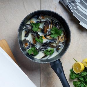 Касерола с капак Royalty Line RL-FSN18, 18 см, 1.8 л, Гранитно покритие, Индукция, Черен