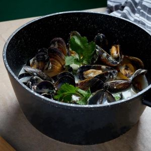 Касерола с капак Royalty Line RL-FSN18, 18 см, 1.8 л, Гранитно покритие, Индукция, Черен