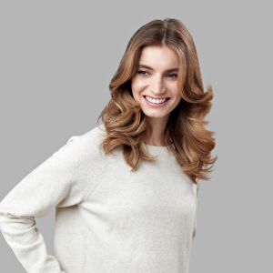 Четка за сушене и стилизиране Remington AS8901 HYDRAluxe, 1200W, Керамично покритие, Йонизация, Студена струя, 2 скорости, 3 темп, Бял