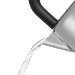 Електрическа кана Russell Hobbs Distinctions Titanium 26422-70, 2400W, 1.5 л, Бързо завиране, Миещ се филтър против котлен камък, 360° основа, Защити, Инокс/титан