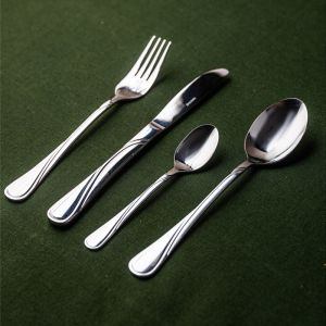 Комплект прибори за хранене Kinghoff KH 3504, 72 части, За 12 човека, Куфар, Неръждаема стомана 18/0, Сребрист