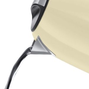Електрическа кана Russell Hobbs Colours Plus Classic Cream 20415‑70, 2400W, 1.7 л, Бързо завиране, Скрит нагревател, 360° основа, Индикатор, Кремав
