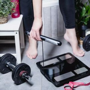 Кантар - анализатор Klausberg KB 7856, До 180 кг, Bluetooth, Android/iOS, LCD дисплей, 14 телесни стойности, Черен