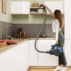Прахосмукачка Bosch BGC05LBU2, SER2, Bagless vacuum cleaner Cleann’n, blue/black, 700W, 1 Furniture brush and crevice nozzle, 76 db(A), 1,5 l, EPA 12 wahsable 99.9%