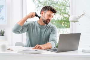 Масажор Beurer MG 79 SENSITIVE Deep tissue massager- 3 intensity levels, 3 massage attachments, Lithium-ion battery life up to 3h, LED lights, storage bag