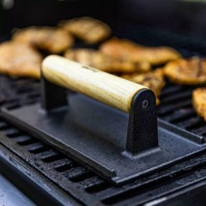 Чугунена преса за месо KINGHOFF KH 1758, 21x10.8 cm, Дървена дръжка, Черен