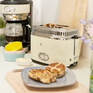 Тостер за хляб Russell Hobbs Retro Vintage Cream 21682-56, 1300W, 2 филийки, 6 нива, Ретро индикаторна скала, Lift & Look, Бързо препичане, Кремав/инокс